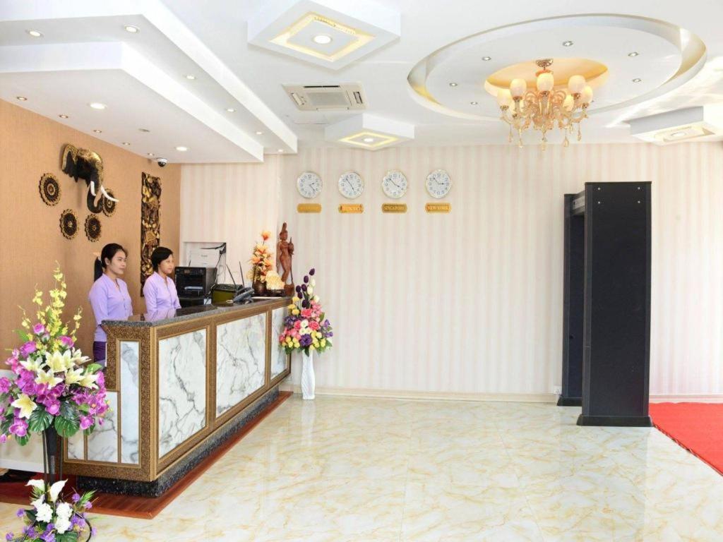 8Day Hotel Yangon Esterno foto