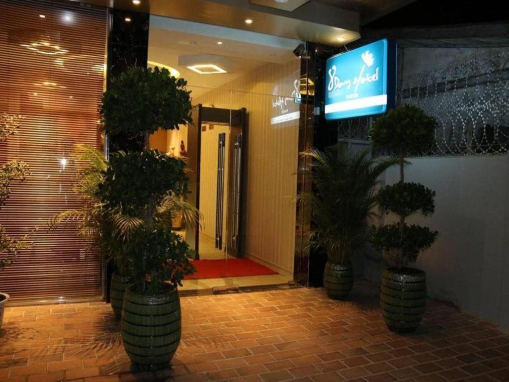 8Day Hotel Yangon Esterno foto