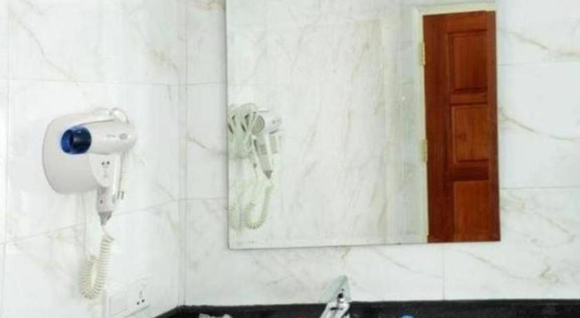 8Day Hotel Yangon Esterno foto