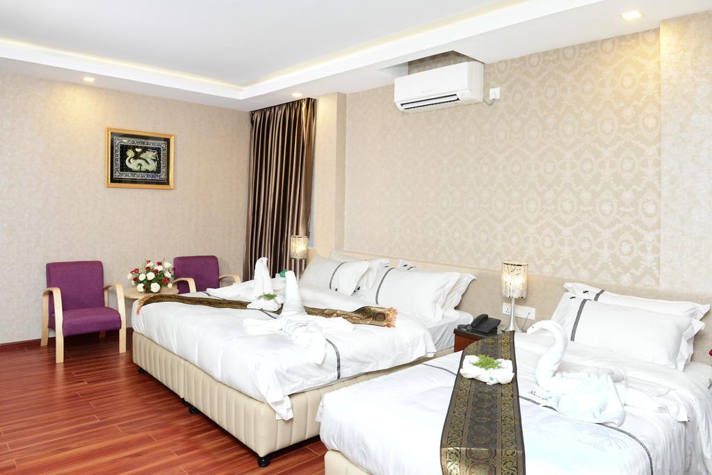 8Day Hotel Yangon Esterno foto
