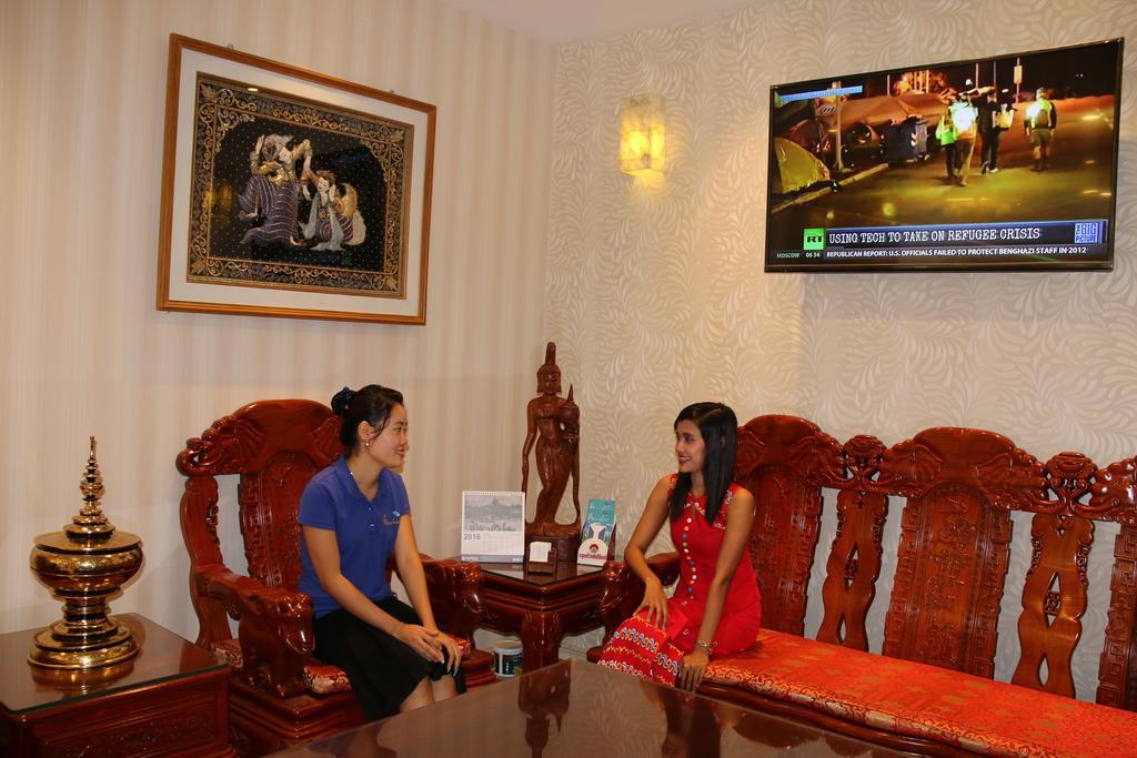 8Day Hotel Yangon Esterno foto