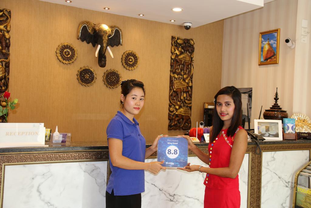 8Day Hotel Yangon Esterno foto