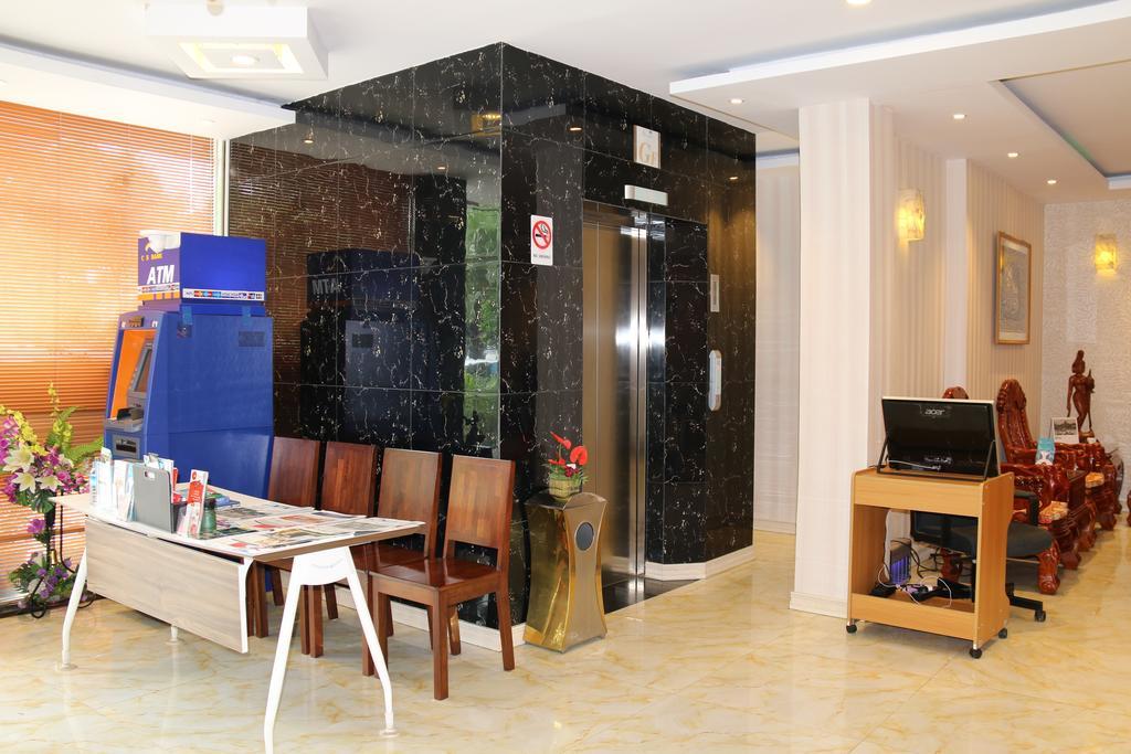 8Day Hotel Yangon Esterno foto